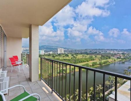 A private balcony at Fairway Villa