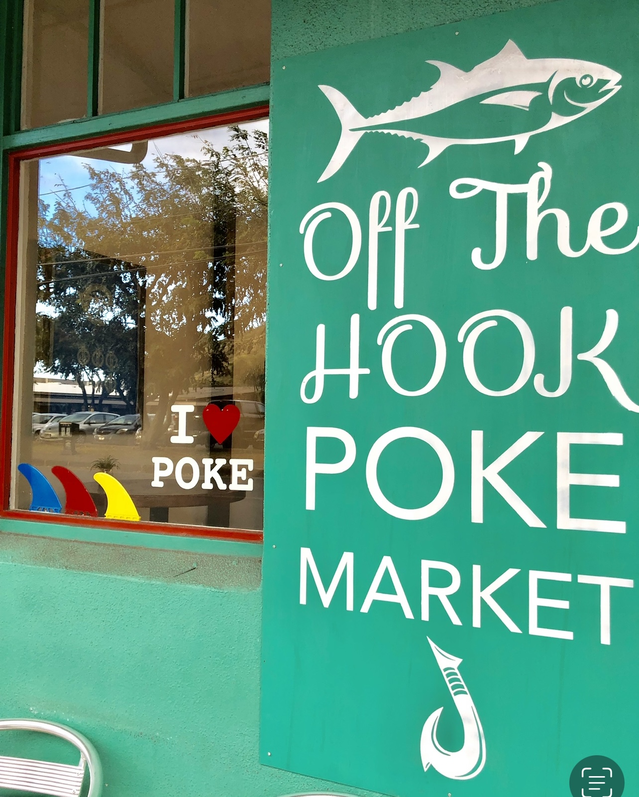 Off The Hook Poke In Manoa